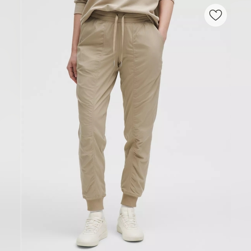 Lululemon Dance Studio Jogger 7/8 Length, Size 8